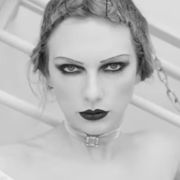 Fortnight- Taylor Swift Friendship Bracelet - Picture 5 of 5